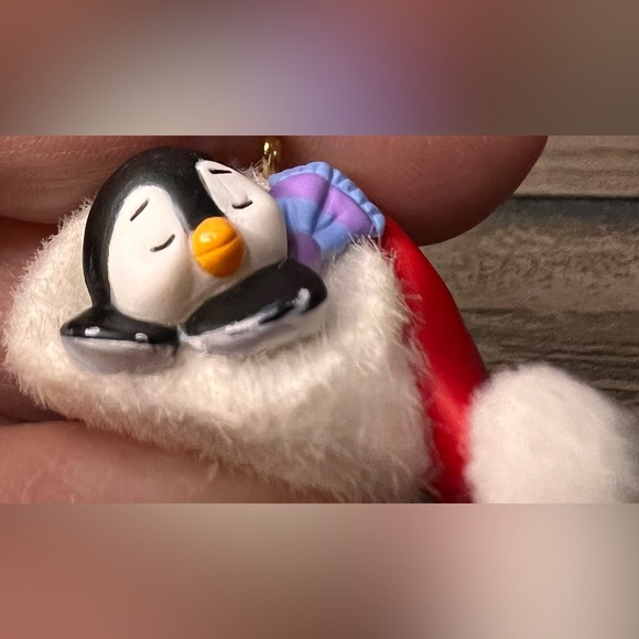 Hallmark 2017 Minature Christmas “A Short Snooze” 2nd in Petite Penguins series - Picture 7 of 11